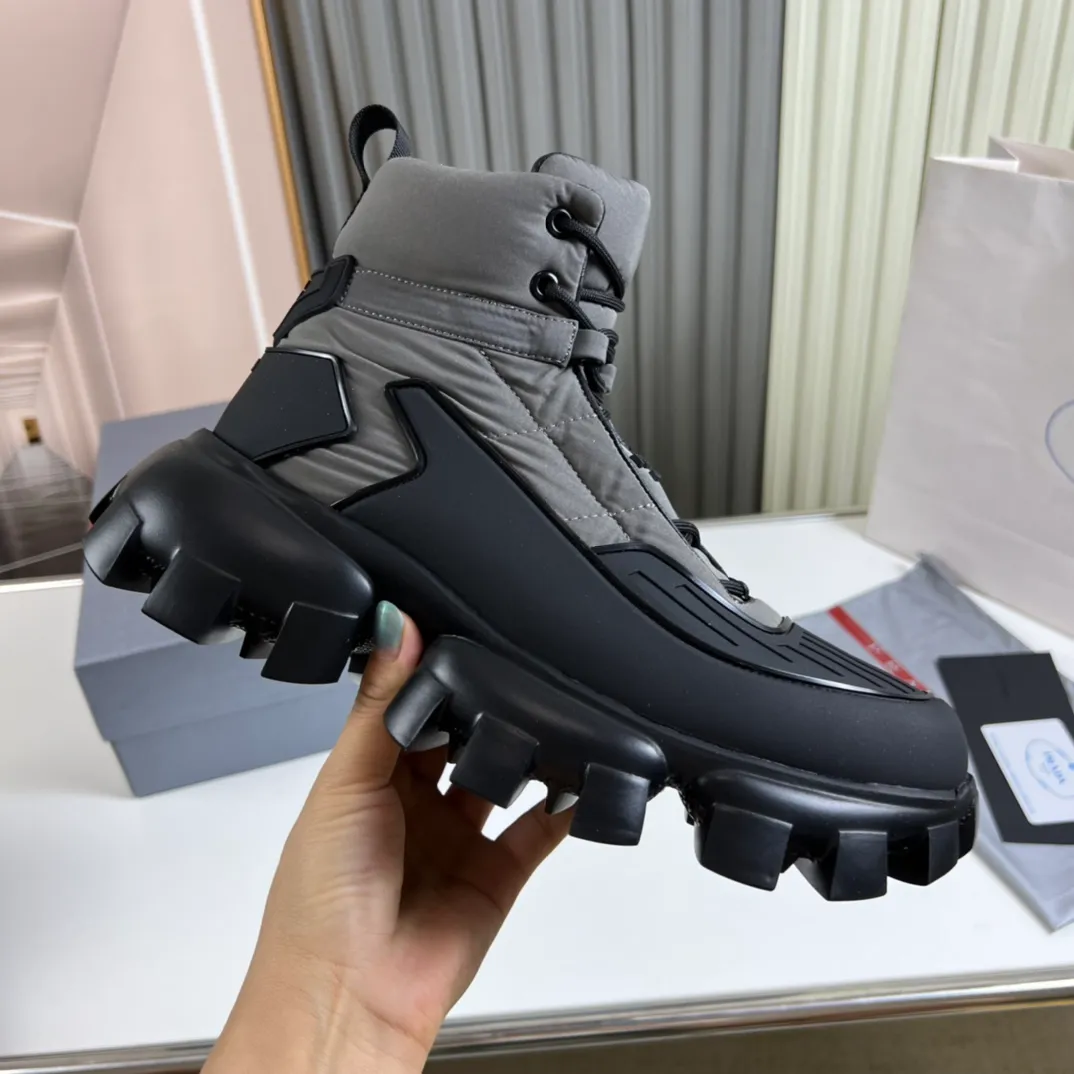 Men's shoes 💰620💰 [PRADA] Autumn and winter hot men's shoes shipped 👏Official website synchronized ⬆️Original fly-knit film fabric + cowhide lining, 1⃣️:1⃣️reproduction, original sole, 38-45 (45. Customized, non-refundable)